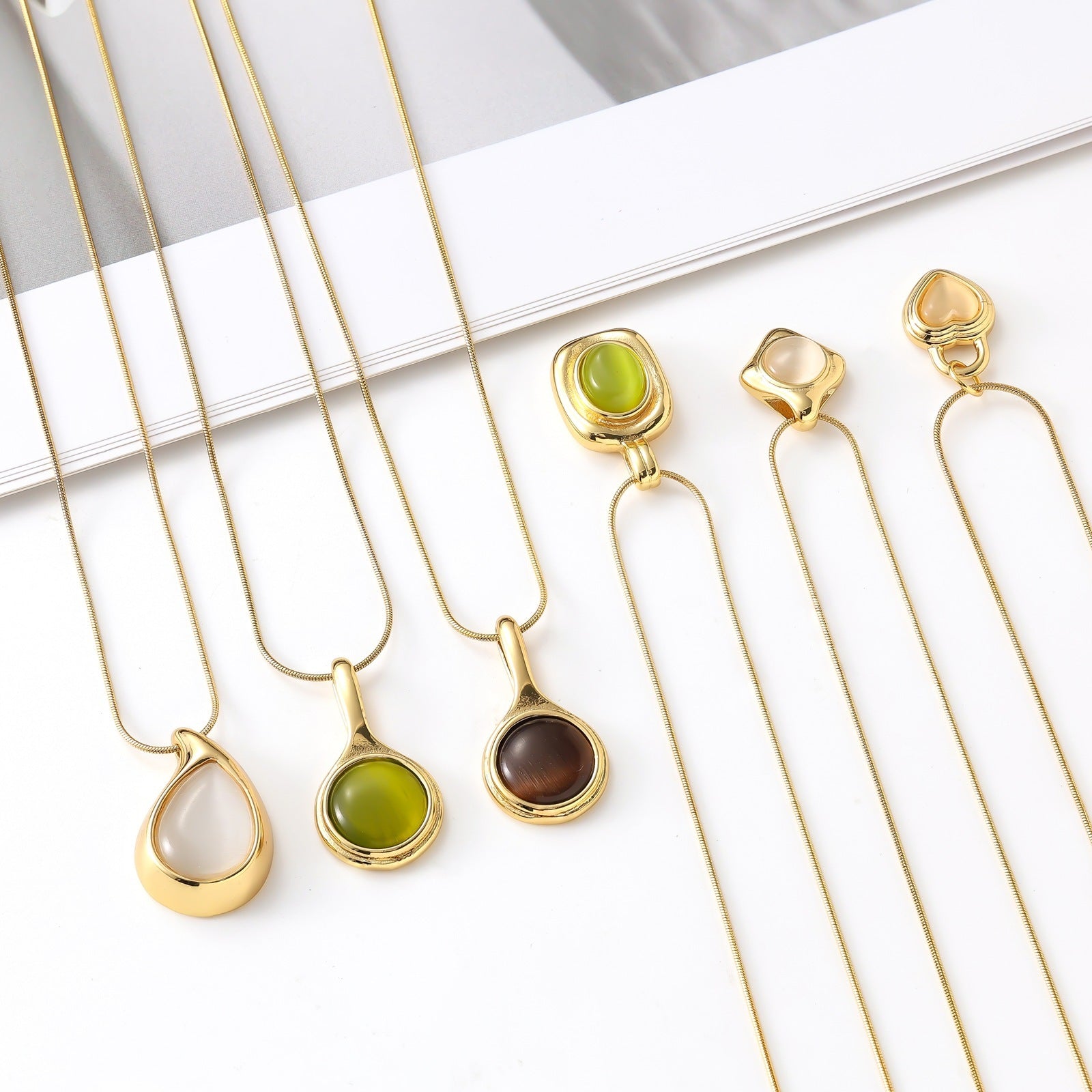 Romantic Crystal Pendant Necklace | Natural Stone & Gold-Plated Aura Jewelry | AlinKriti hz4es6-6w